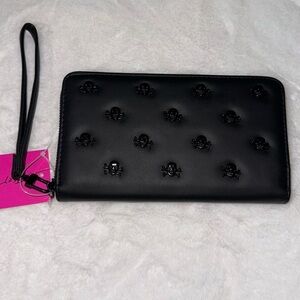 Betsey Johnson skull and crossbones zip wallet/wristlet. ☠️